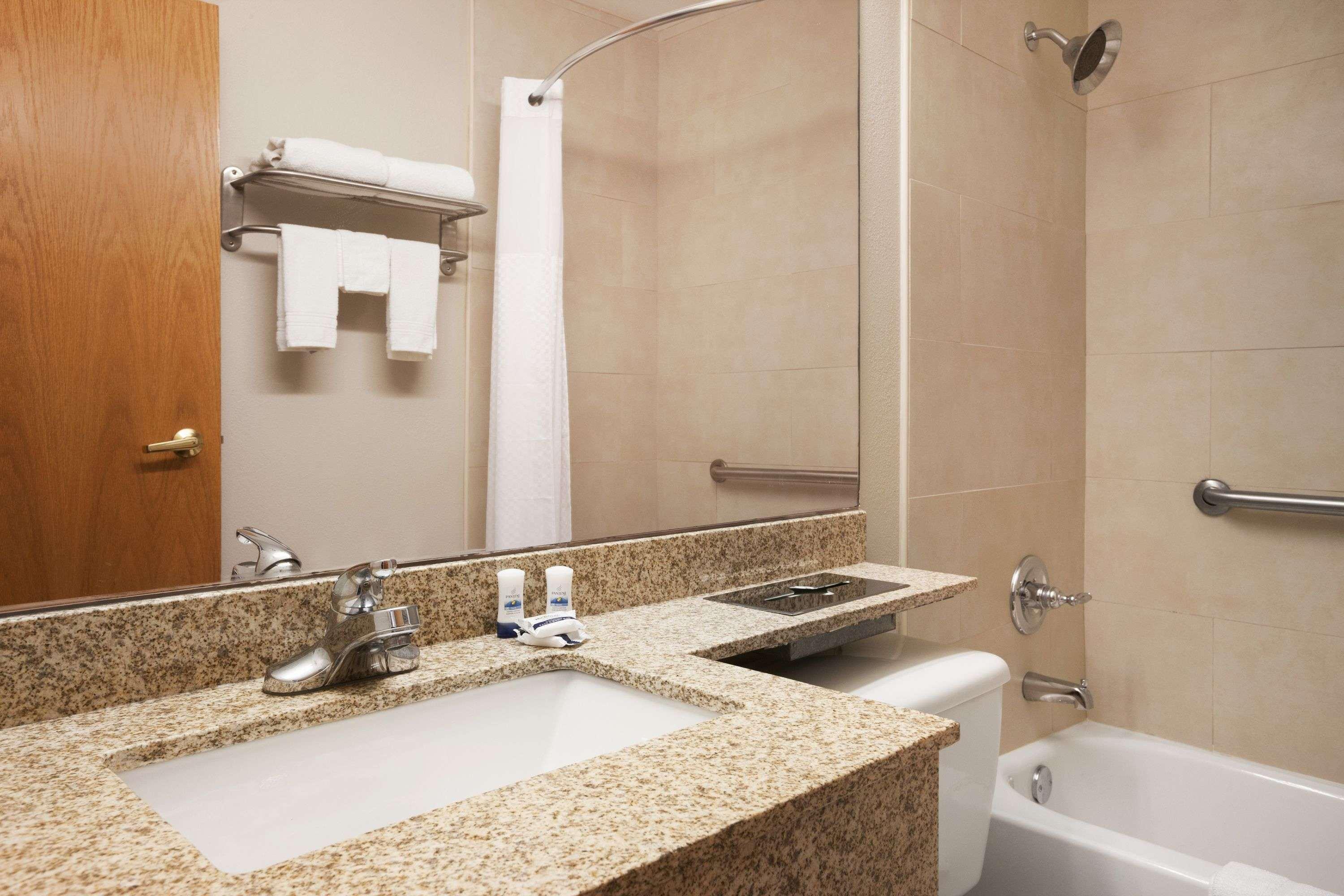 Microtel Inn By Wyndham - Albany Airport Latham Buitenkant foto